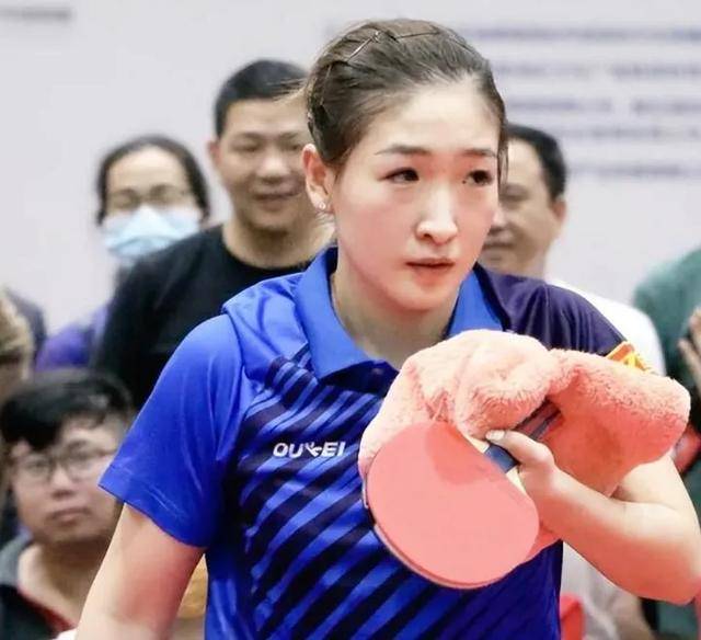 开云体育官网入口Rookie迎来十赛季出色发挥，公牛观众热烈欢呼！比赛高潮迭起(collowofyourbaby完整版)