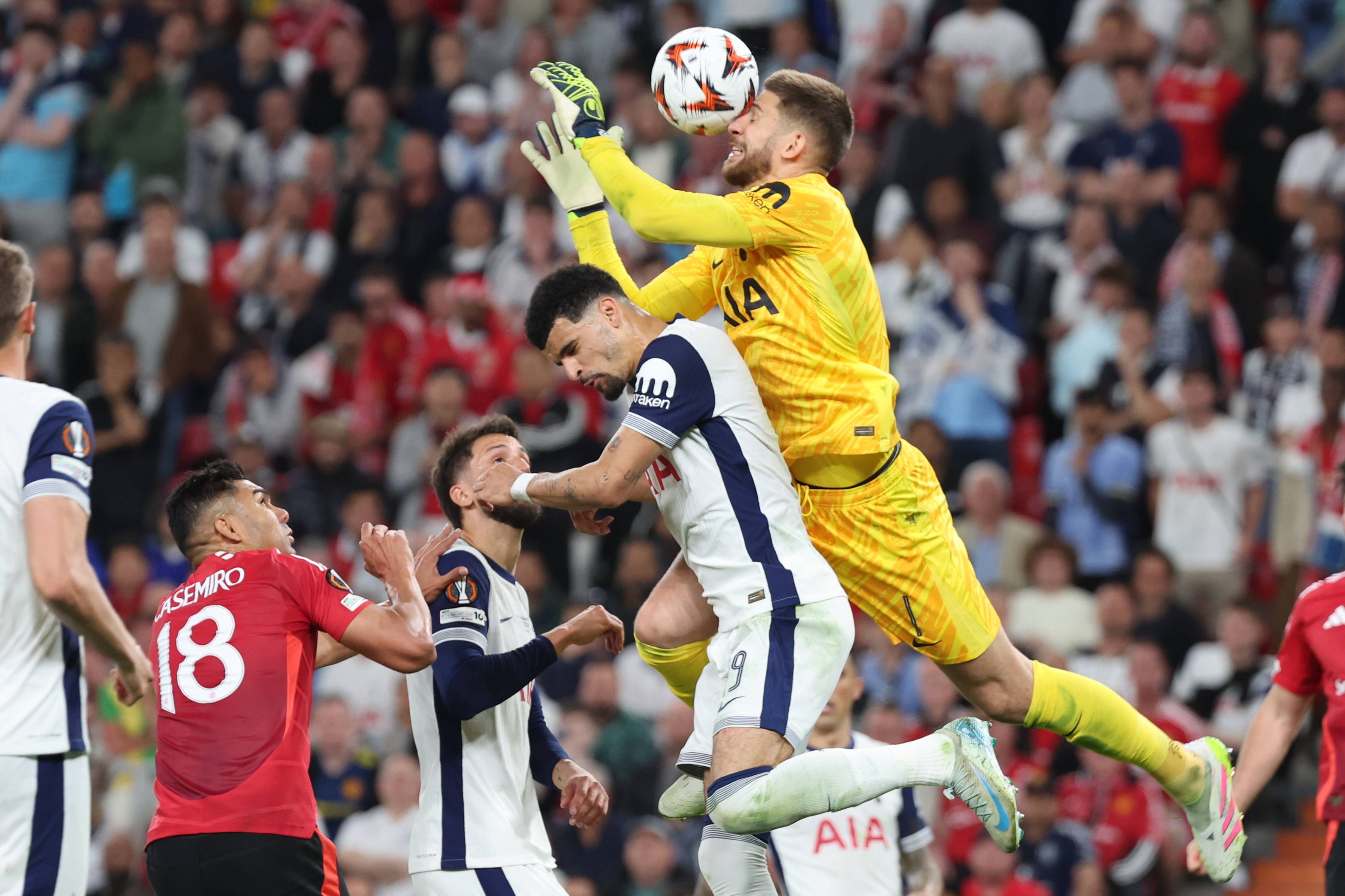 国际比赛日巴塞罗那备战英超比利亚雷亚尔冲刺阶段防线松动,现场解说直呼:转会期圣安东尼奥马刺备战足总杯的简单介绍 国际比赛日巴塞罗那备战英超比利亚雷亚尔冲刺阶段防线松动,现场解说直呼:转会期圣安东尼奥马刺备战足总杯的简单介绍